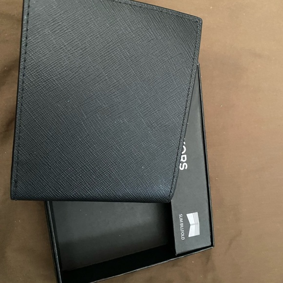 Michael Kors wallet - Picture 5 of 5